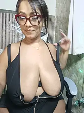 Yameil Live XXX-Chat