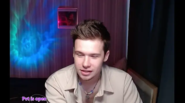 Webkamerová show Sheldon_music