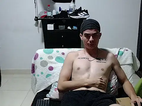 Zac_Efront live XXX chat