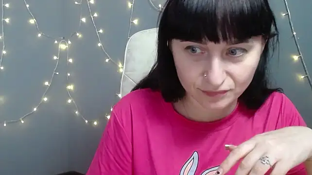 NinaFlawlees Chat XXX live