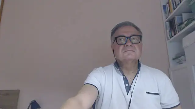 Show modela YOU6me na web-kameri
