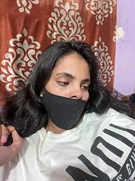 Sandhya_77 Adlı Modelin Canlı XXX Sohbeti