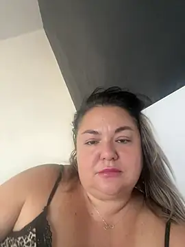 MikyVesela Chat XXX in diretta