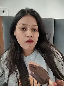 Pavitra_Sharma Adlı Modelin Canlı XXX Sohbeti
