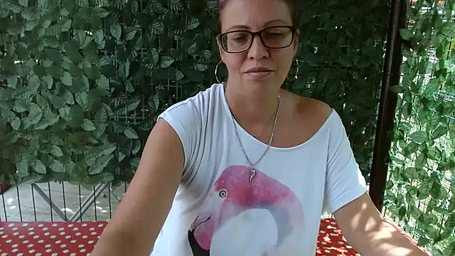 LadyHellene Adlı Modelin Canlı XXX Sohbeti