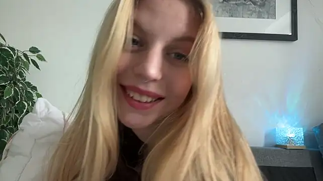 Fanny_Fresh – Naživo XXX chat