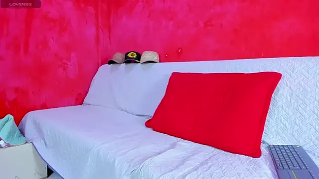 Pertunjukan Kamera Web LatinPrince_
