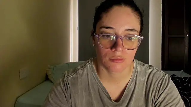 atenas_05_'s Live XXX Chat
