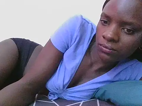 ebonypetite2 Live XXX-Chat