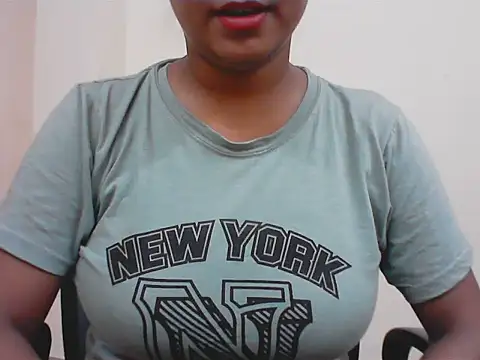 LovingPihu's Live XXX Chat