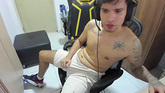 Mrbigcockdanicol10: διαδικτυακό σόου στην κάμερα