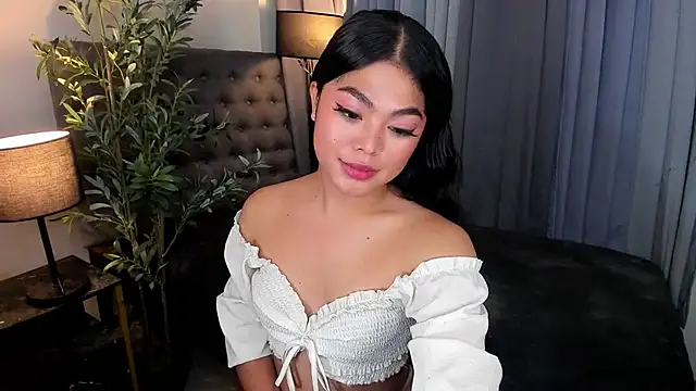 AsianHugecockAnna 网络视讯表演