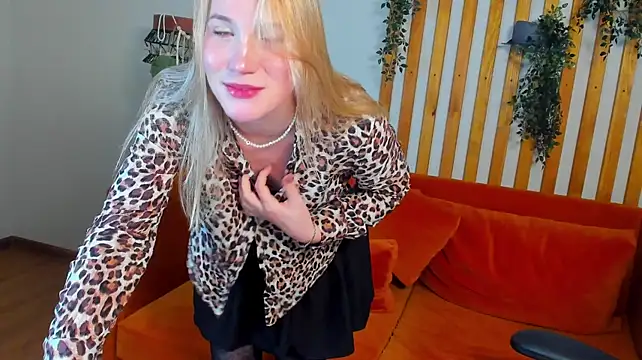 ElaraVoltage 라이브 XXX 채팅