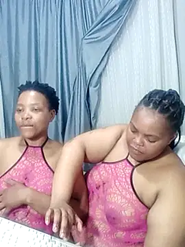 Show modela Twin_lovers na web-kameri