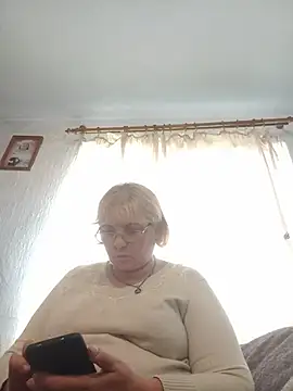 Elena_Beautiful784 élő XXX-chatje