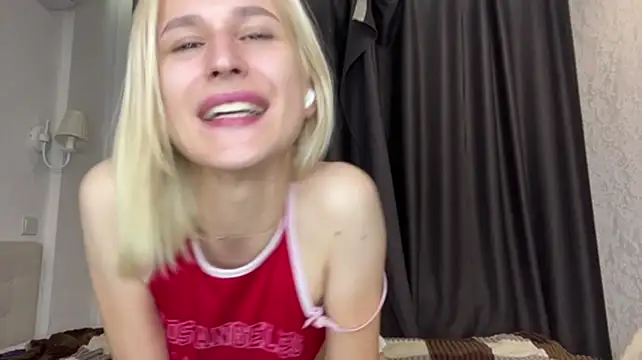 SharlaScottonen Webbikameraesitys