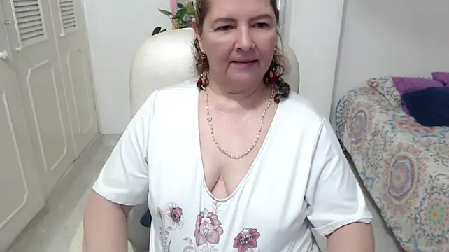 leonela_69 现场XXX聊天