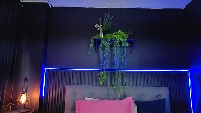 XXX chat uživo modela sasi_luna