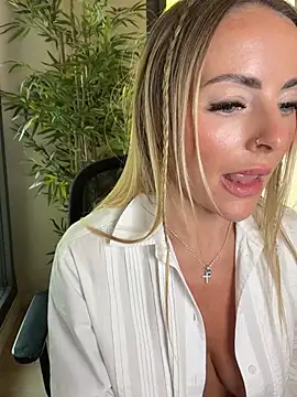 EmaSalisn Live XXX chat