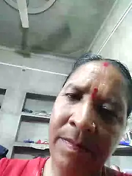 Loomaraj লাইভ XXX চ্যাট