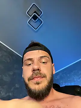 XXX chat uživo modela CLOUDYJULIUS