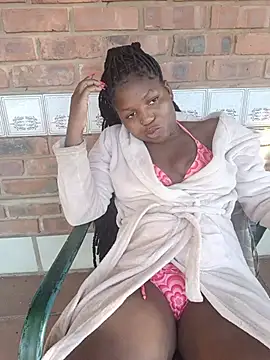Show modela SweetHoney21_ na web-kameri