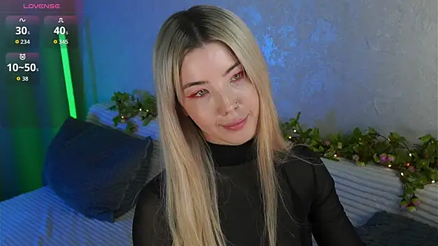 LindaThackerr: онлайн-секс-чат