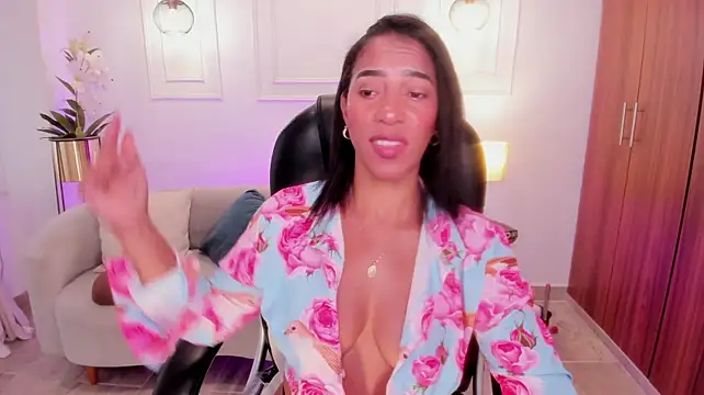 Chat XXX ao vivo de Shantaall_