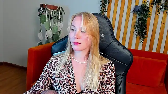 Chatroom XXX en direct de ElaraVoltage
