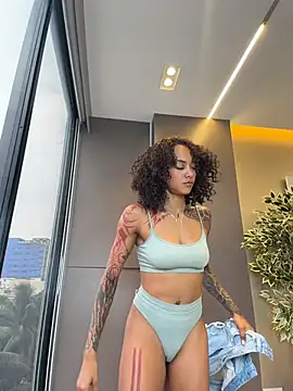 LizStorm_ Adlı Modelin Canlı XXX Sohbeti