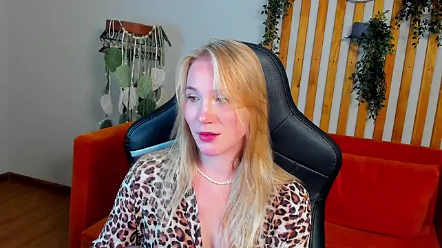 Živý XXX chat ElaraVoltage