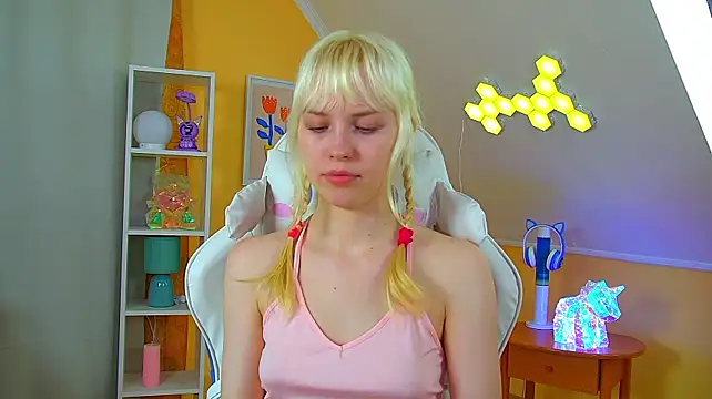 XXX chat uživo modela HannahHollis