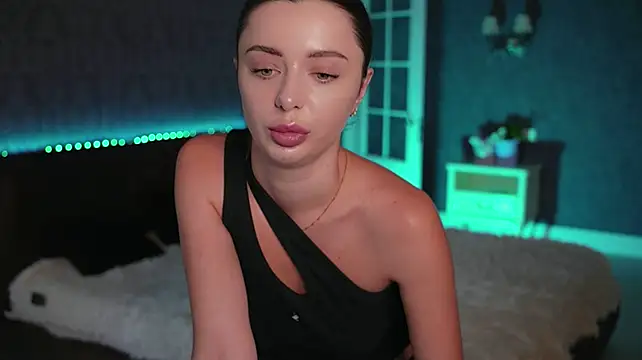 DinaCandy Adlı Modelin Canlı XXX Sohbeti