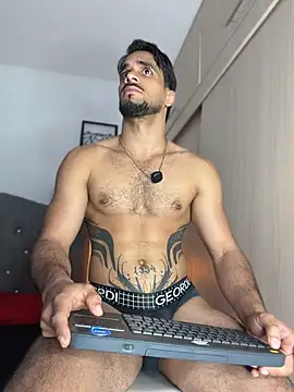 Maximiliano_ford Adlı Modelin Canlı XXX Sohbeti