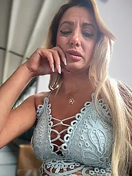 Chat +18 de adya-aly ao vivo
