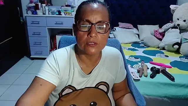 pervert_mommy_'s Live XXX Chat