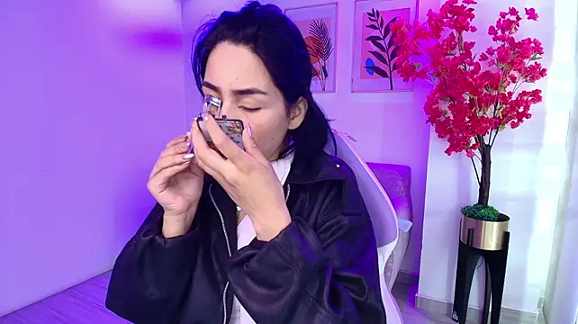 Chat +18 de Rainy_doll ao vivo