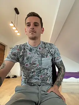 Show modela Huge_cock22cm na web-kameri