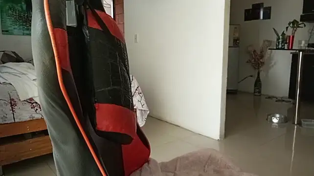 Adam_Valenciia 在線直播表演