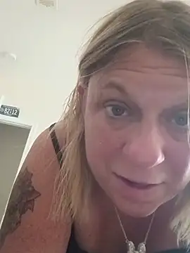 Živý XXX chat Playmate86