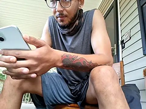 ThrowedWorldWide live XXX chat