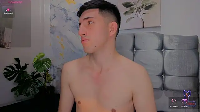 Un_Sluttyy Chat XXX in diretta