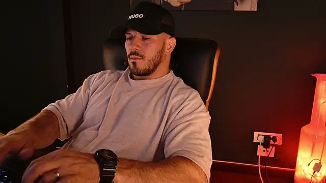 AngeloEric XXX чат на живо