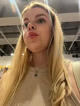 HarrietDart Chat XXX in diretta