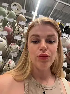Živý XXX chat HarrietDart