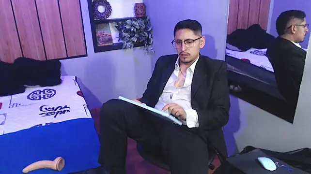 kevin_23_ élő XXX-chatje