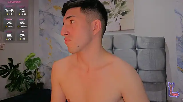Chat +18 de Un_Sluttyy ao vivo