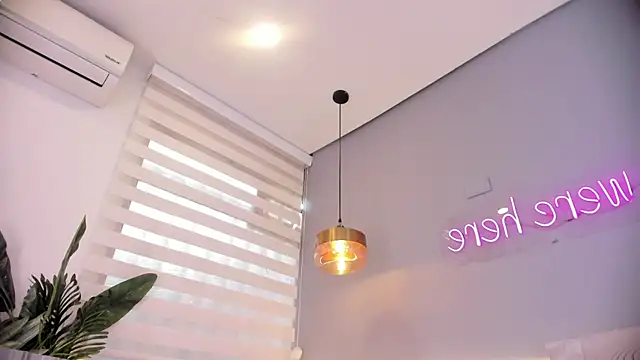 cherry_monroe Adlı Modelin Canlı XXX Sohbeti