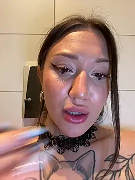 SaintSquirt Live XXX-Chat