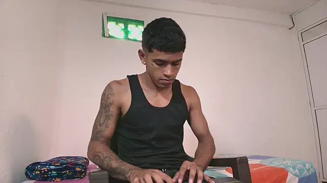 دردشة k_florez الجنسية المباشرة